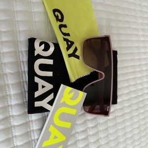 Quay Sunglasses in Pink